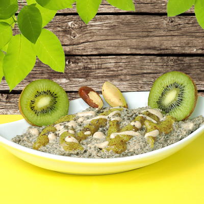 Crème-dessert de chia et noix du Brésil à la sauce kiwi